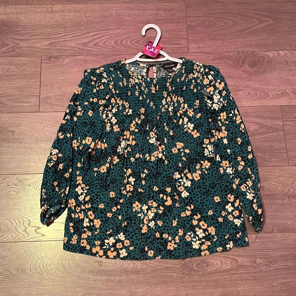 ☀️Green floral NewLook blouse colourful and soft long sleeves 🤩🫶
